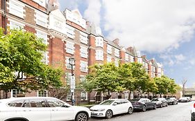 Beautiful One Bedroom Flat In Scott Ellis Gardens